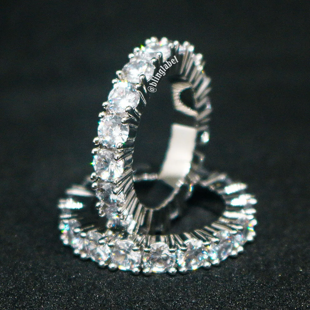 1 Row 18K Diamond Ring